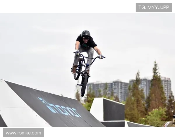 成都滑板队在极限运动世界杯中的速度表现引发热议与期待