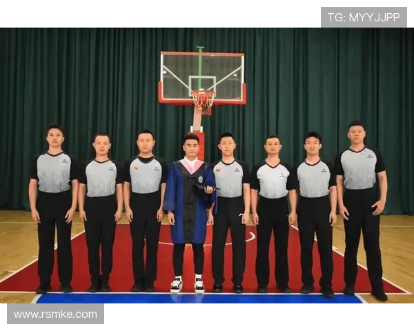 武汉篮球队灵活性变革引发热议推动球队新发展与战术创新 武汉篮球队灵活性变革引发热议推动球队新发展与战术创新