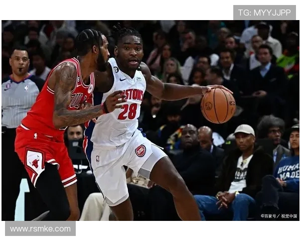 2013年快船与活塞精彩对决录像回放重温篮球经典瞬间