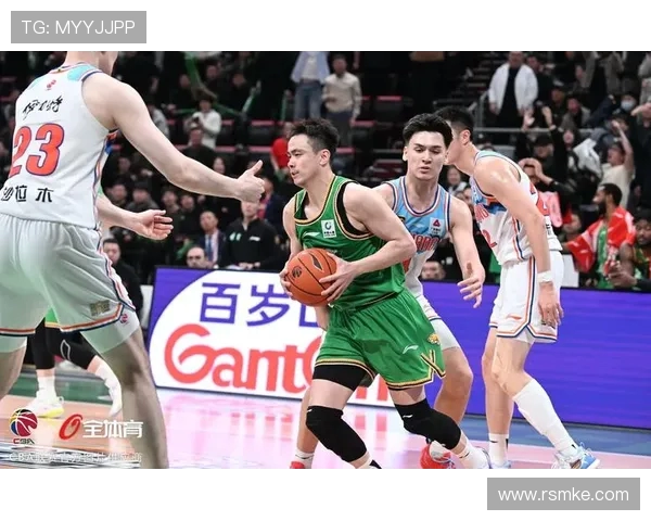 CBA新疆对阵广厦精彩比赛录像回顾与分析分享