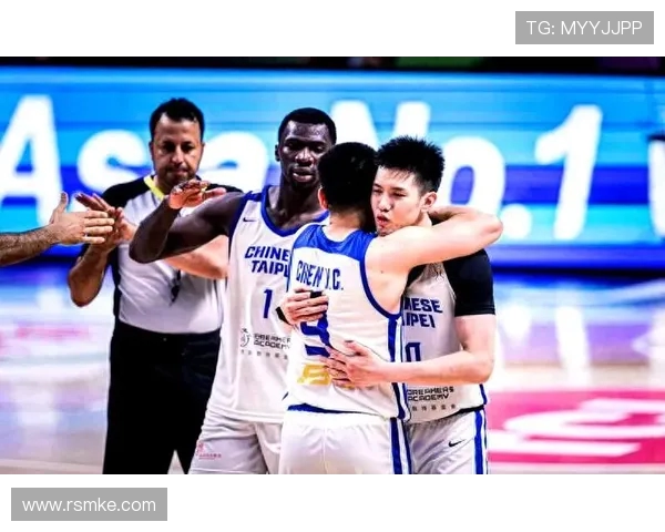 八国赛精彩对决中国男篮迎战伊朗队全力争胜展现实力与团结