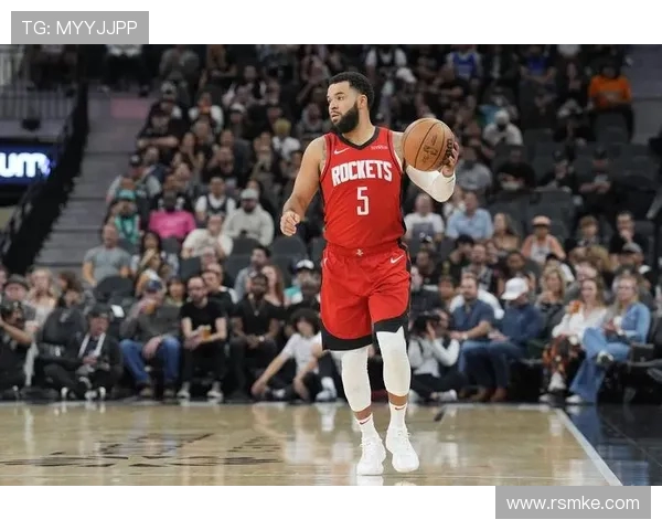 弗雷德范弗利特的崛起之路与NBA生涯的精彩瞬间 弗雷德范弗利特的崛起之路与NBA生涯的精彩瞬间