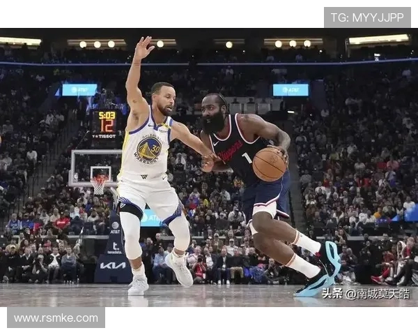 快船与湖人激战回顾收据揭示比赛精彩瞬间与球员表现