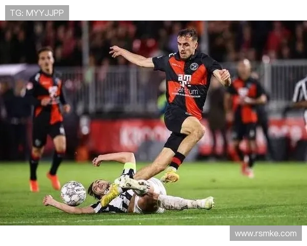 杜塞尔与拜仁激战正酣比分悬念重重谁能笑到最后