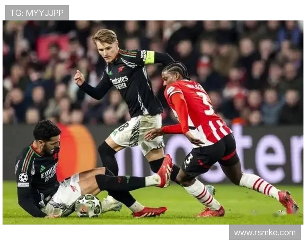 福伦丹主场迎战埃因霍温期待精彩对决与激烈竞争 福伦丹主场迎战埃因霍温期待精彩对决与激烈竞争