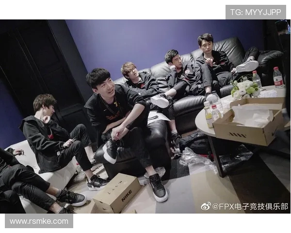 赛后分析：FPX与TES对决中的战术意识与团队配合探讨