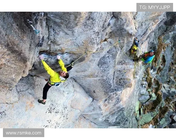 上海攀岩队在极限运动会中的团队协作表现分析与点评