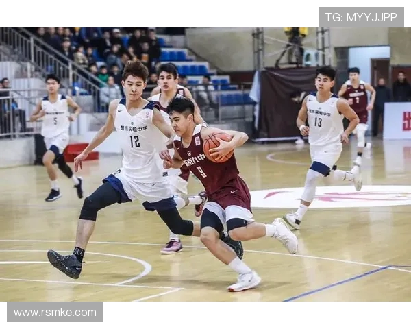 南京足球队在最新状态排行榜中荣登第9名展现出强劲实力与潜力